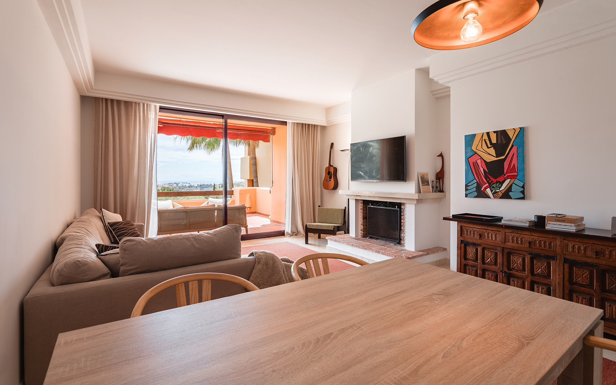 2 Bed Apartment for sale in Benahavís Costa Del Sol, Málaga, Spain