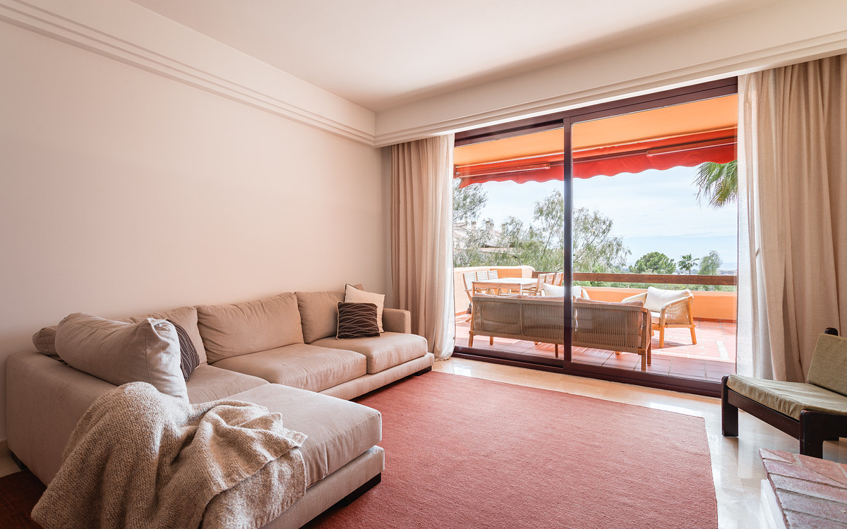 2 Bed Apartment for sale in Benahavís Costa Del Sol, Málaga, Spain