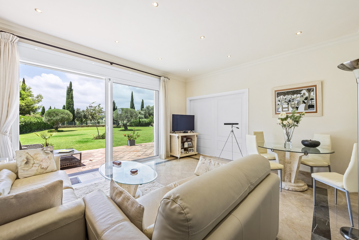 1 Bed Apartment for sale in Los Flamingos Costa Del Sol, Málaga, Spain