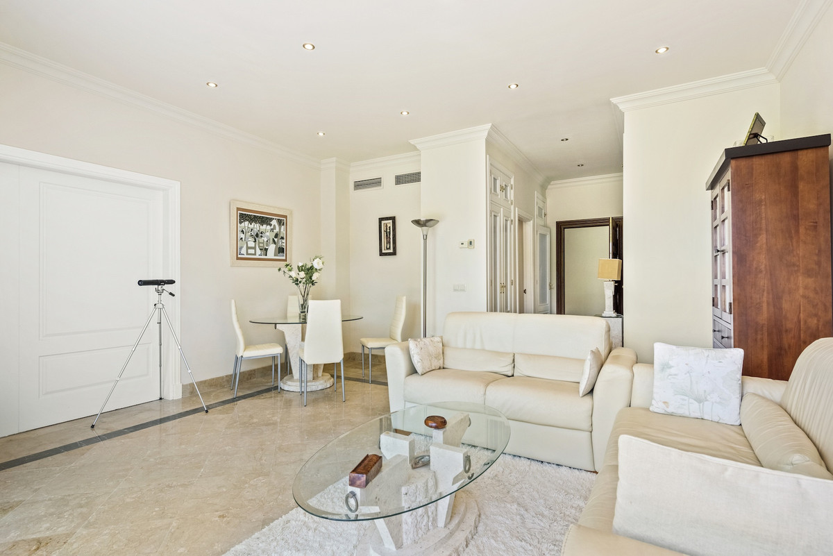 1 Bed Apartment for sale in Los Flamingos Costa Del Sol, Málaga, Spain