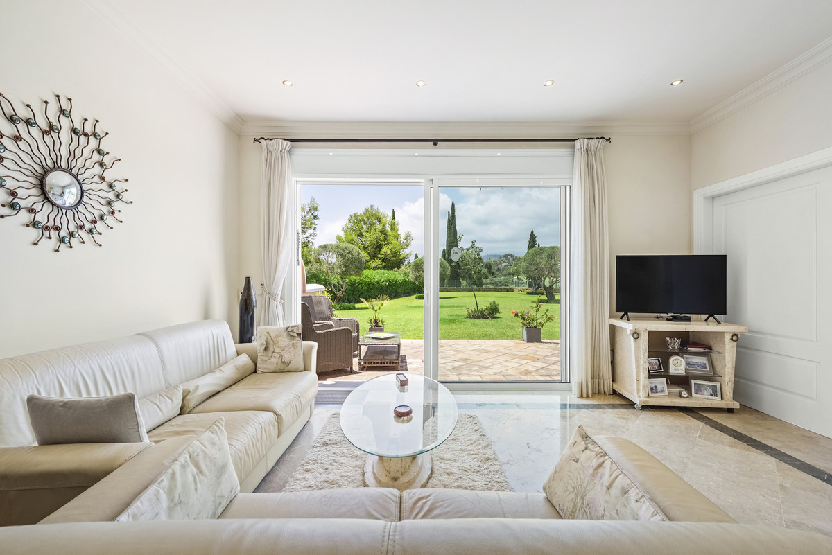 1 Bed Apartment for sale in Los Flamingos Costa Del Sol, Málaga, Spain