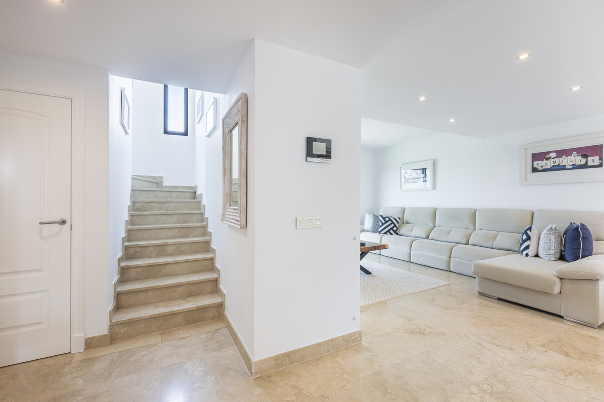 3 Bed Townhouse for sale in La Alcaidesa Costa Del Sol, Cádiz, Spain