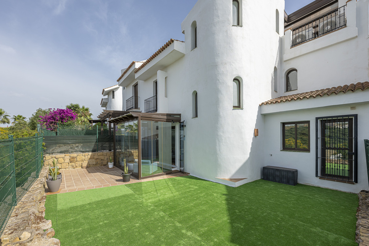 3 Bed Townhouse for sale in La Alcaidesa Costa Del Sol, Cádiz, Spain