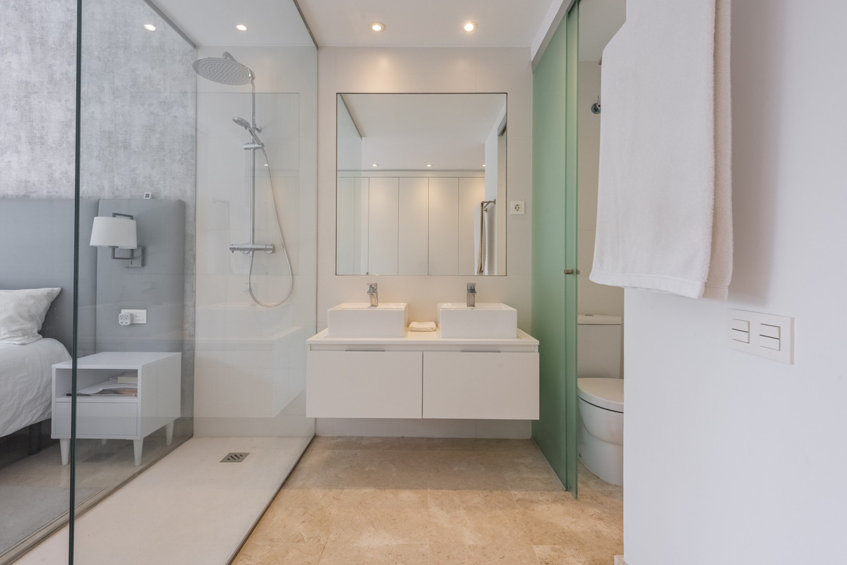 2 Bed Apartment for sale in Benahavís Costa Del Sol, Málaga, Spain