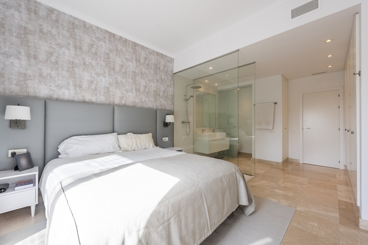 2 Bed Apartment for sale in Benahavís Costa Del Sol, Málaga, Spain