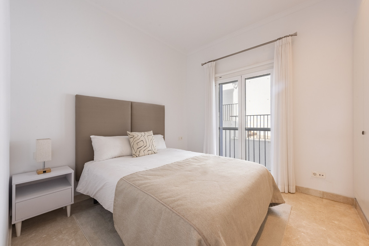 2 Bed Apartment for sale in Benahavís Costa Del Sol, Málaga, Spain