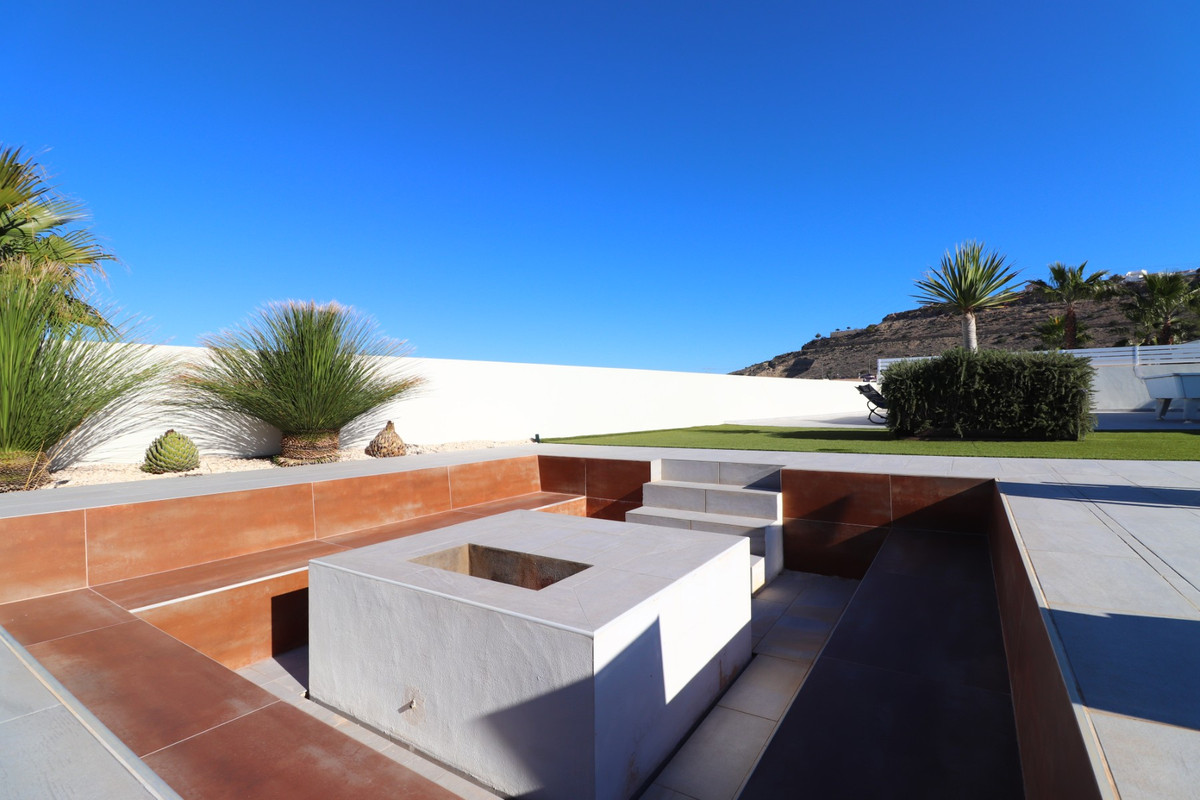 3 Bed Townhouse for sale in Benimar Costa Blanca, Alicante, Spain