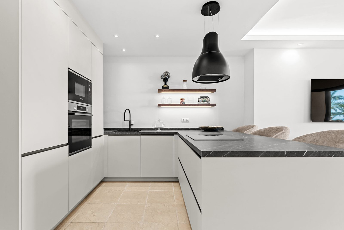3 Bed Apartment for sale in Los Flamingos Costa Del Sol, Málaga, Spain