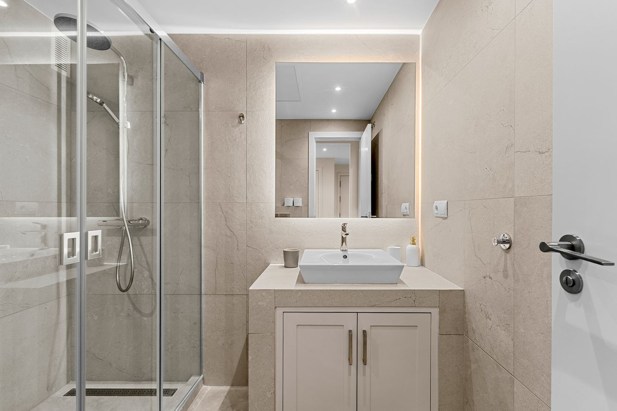 3 Bed Apartment for sale in Los Flamingos Costa Del Sol, Málaga, Spain