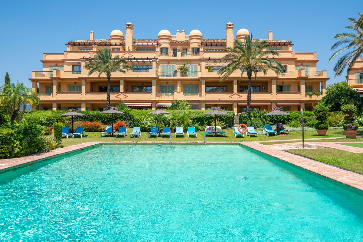 3 Bed Apartment for sale in Los Flamingos Costa Del Sol, Málaga, Spain