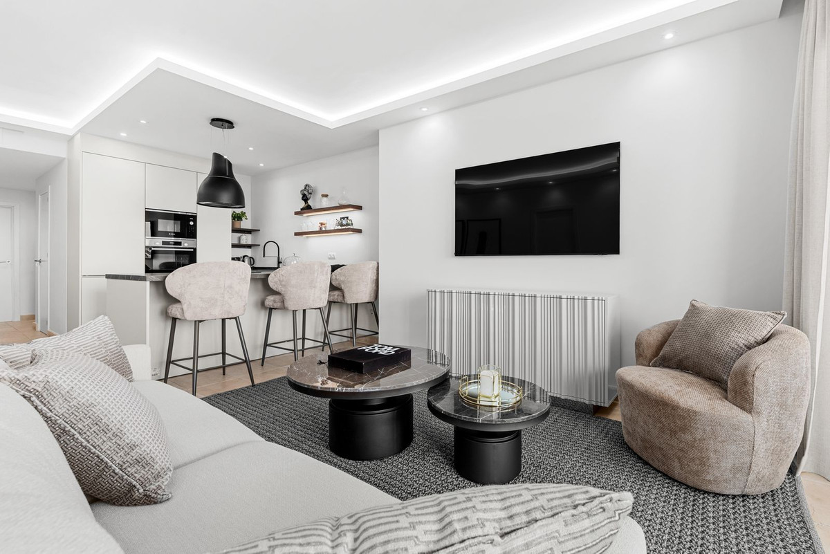 3 Bed Apartment for sale in Los Flamingos Costa Del Sol, Málaga, Spain