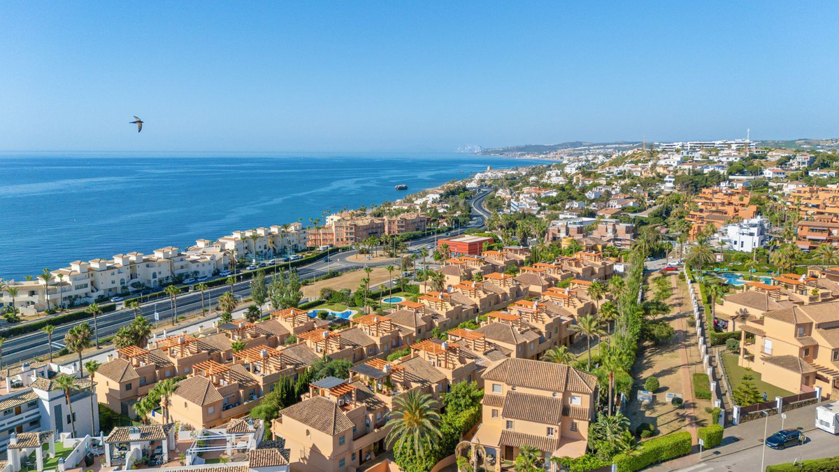 3 Bed Townhouse for sale in Estepona Costa Del Sol, Málaga, Spain