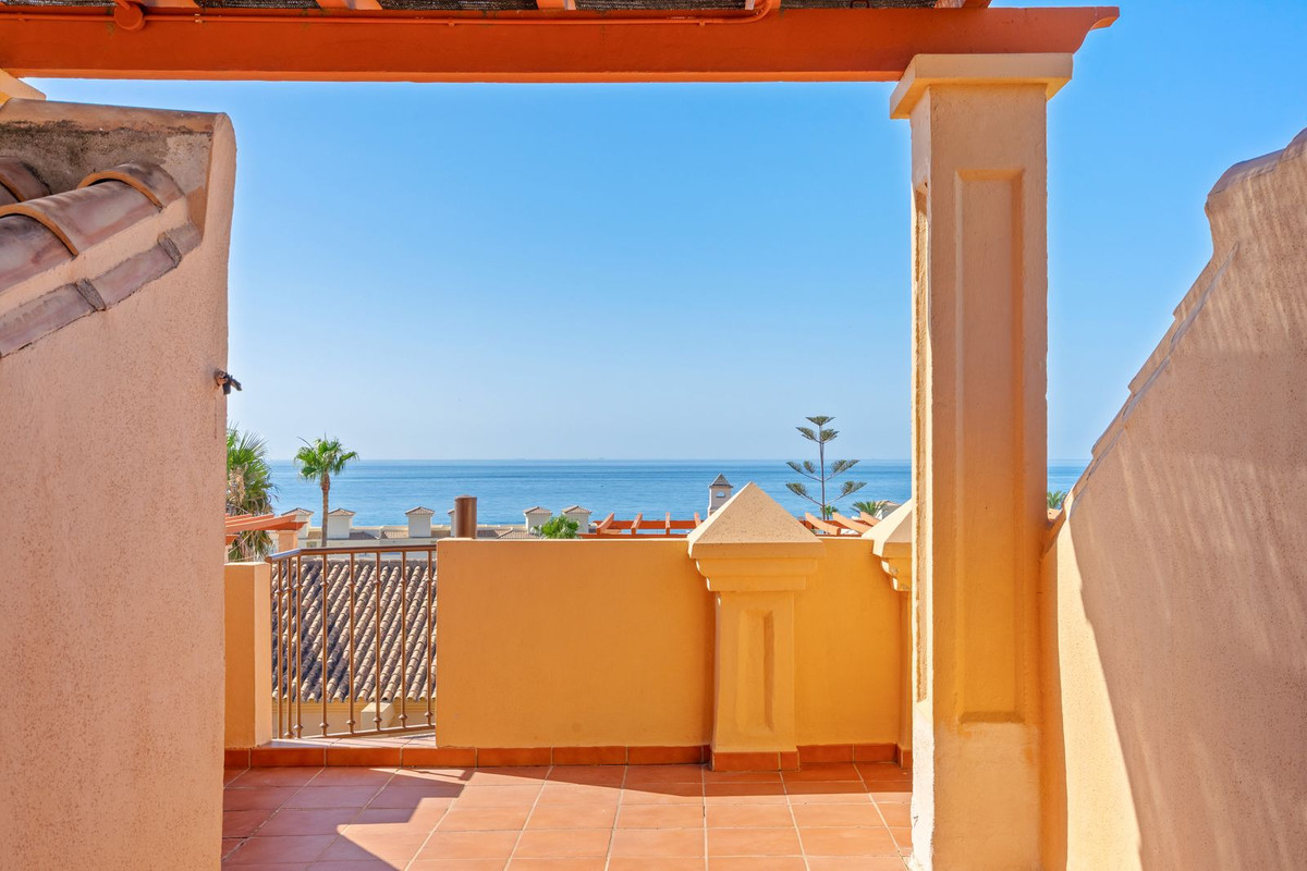 3 Bed Townhouse for sale in Estepona Costa Del Sol, Málaga, Spain