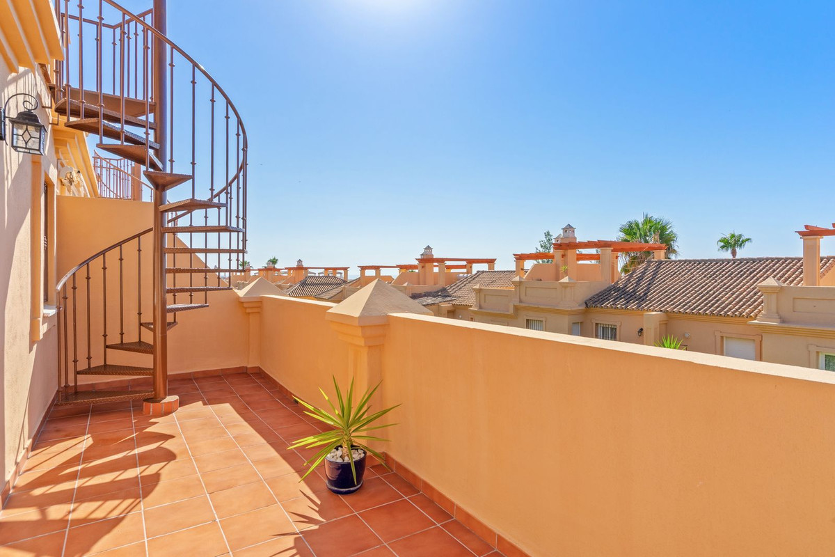 3 Bed Townhouse for sale in Estepona Costa Del Sol, Málaga, Spain