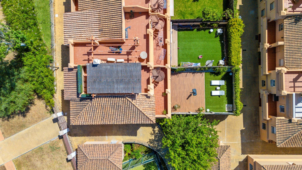 3 Bed Townhouse for sale in Estepona Costa Del Sol, Málaga, Spain