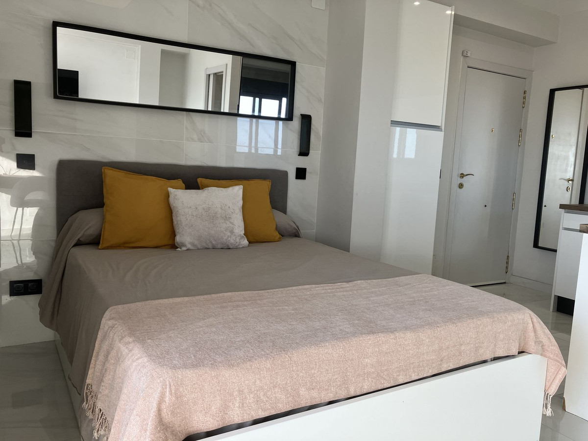 1 Bed Apartment for sale in Aloha Costa Del Sol, Málaga, Spain