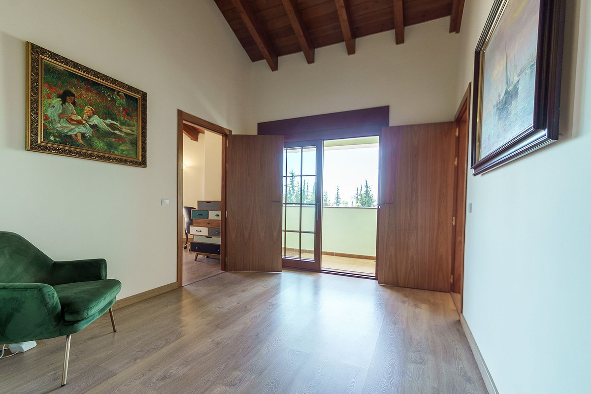 Se vende Villa - Chalet de 5 dormitorios en Costa Del Sol, Málaga, España