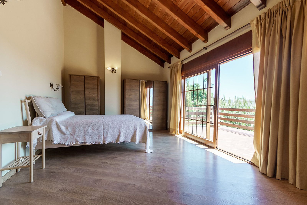 Se vende Villa - Chalet de 5 dormitorios en Costa Del Sol, Málaga, España