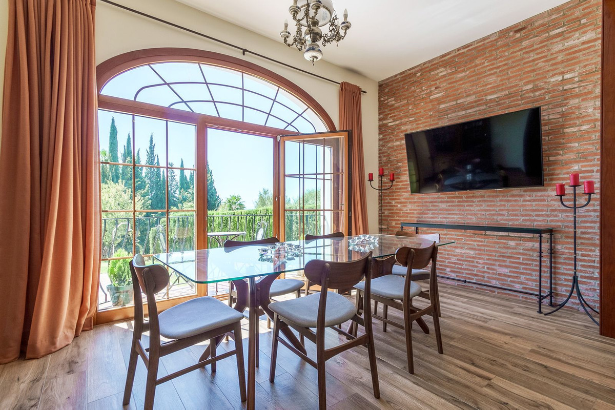 Se vende Villa - Chalet de 5 dormitorios en Costa Del Sol, Málaga, España