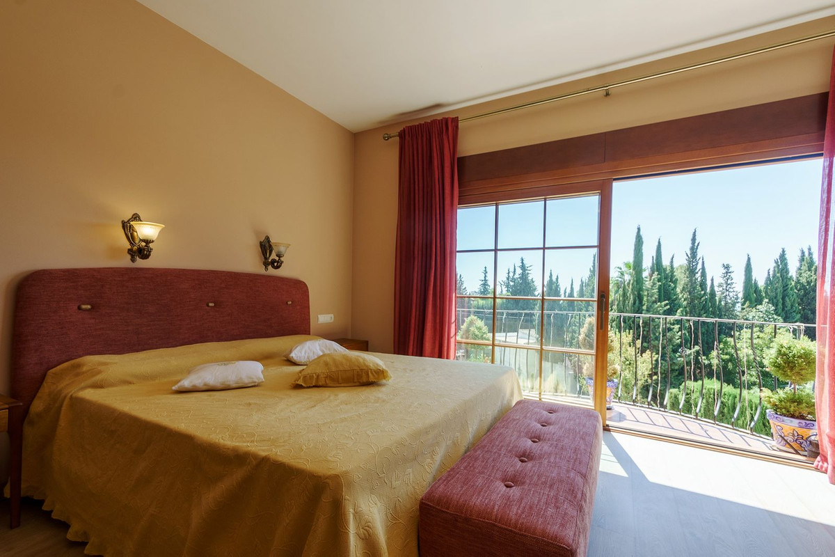 Se vende Villa - Chalet de 5 dormitorios en Costa Del Sol, Málaga, España
