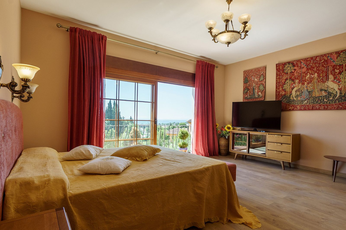 Se vende Villa - Chalet de 5 dormitorios en Costa Del Sol, Málaga, España