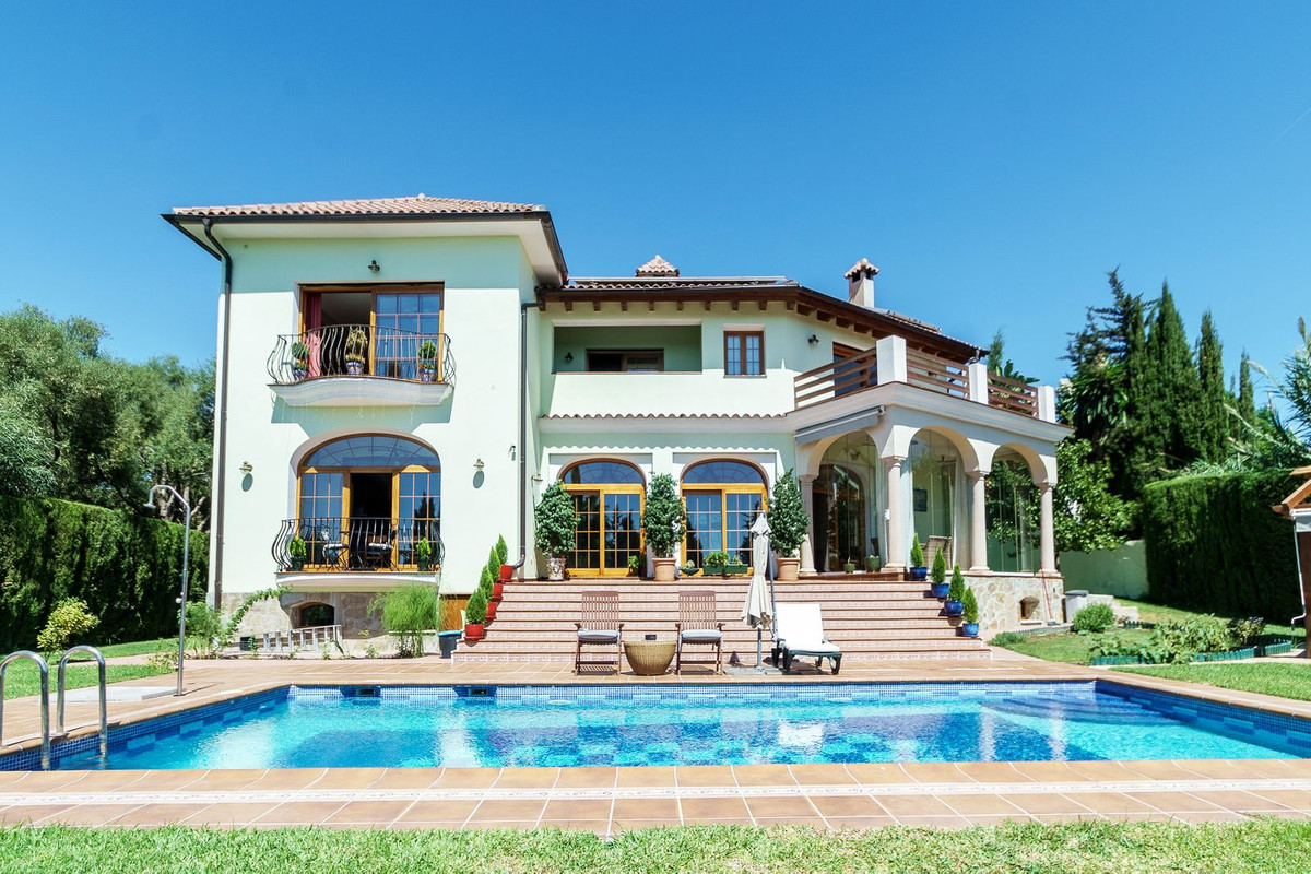 Se vende Villa - Chalet de 5 dormitorios en Costa Del Sol, Málaga, España