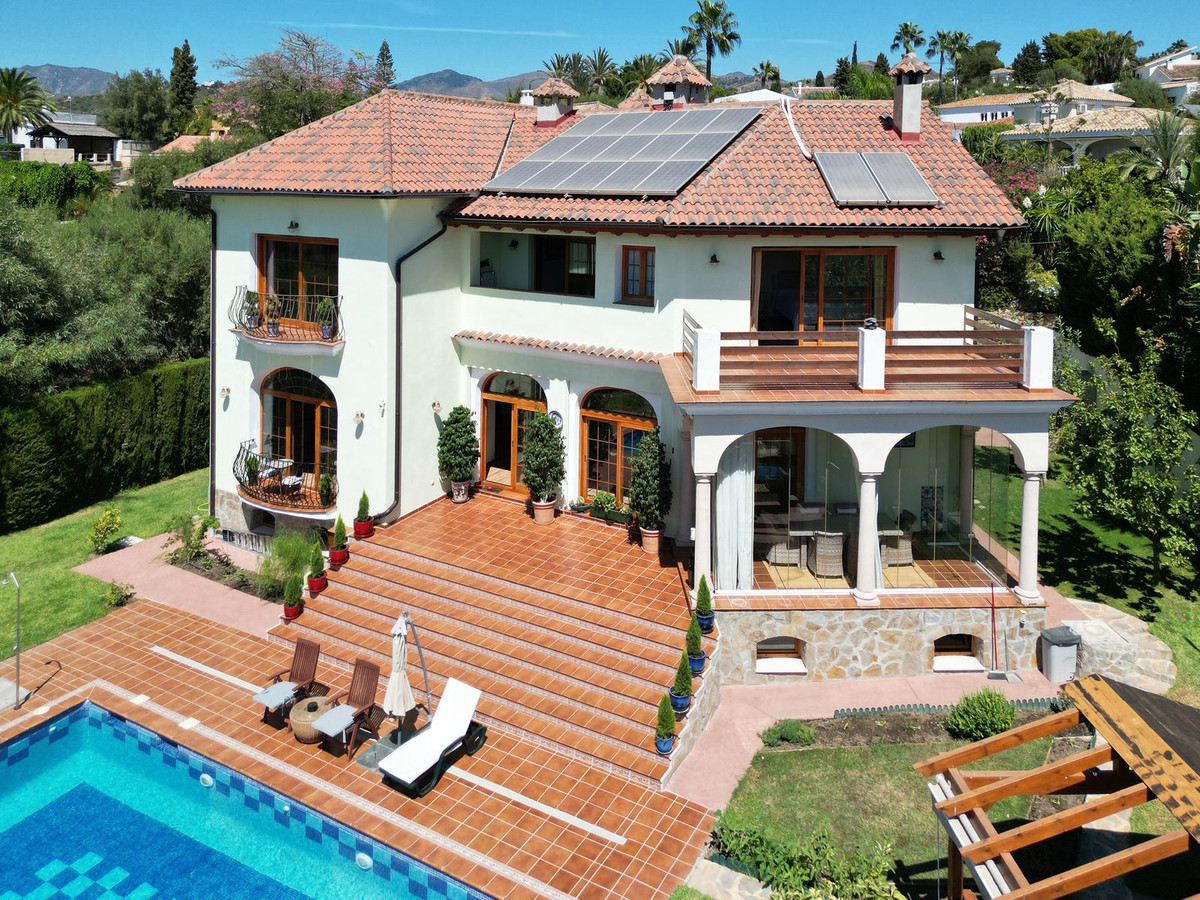 Se vende Villa - Chalet de 5 dormitorios en Costa Del Sol, Málaga, España
