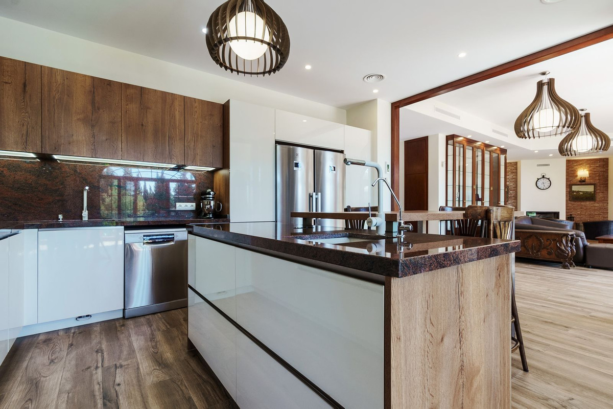 Se vende Villa - Chalet de 5 dormitorios en Costa Del Sol, Málaga, España