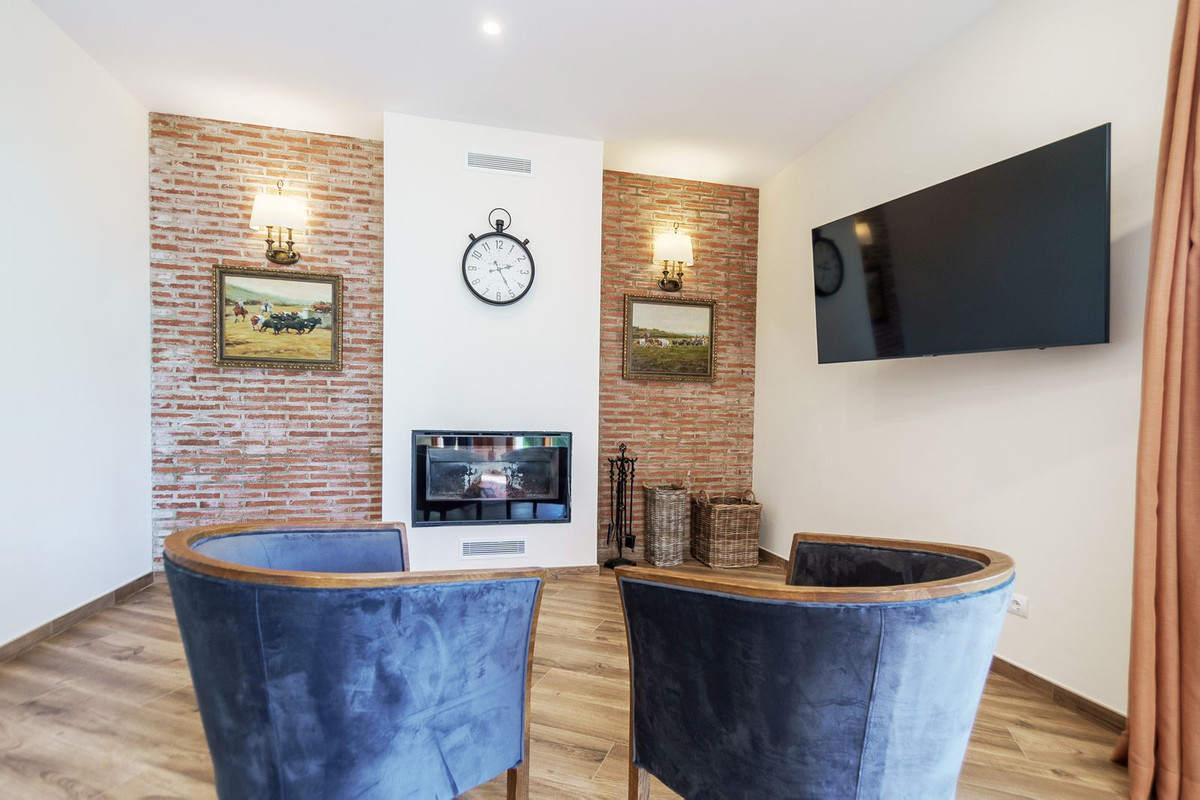 Se vende Villa - Chalet de 5 dormitorios en Costa Del Sol, Málaga, España