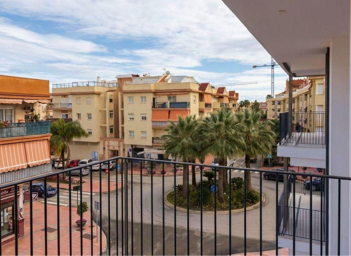 2 Bed Apartment for sale in Estepona Costa Del Sol, Málaga, Spain