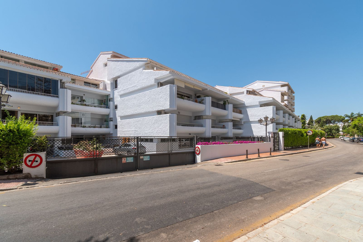 1 Bed Apartment for sale in The Golden Mile Costa Del Sol, Málaga, Spain