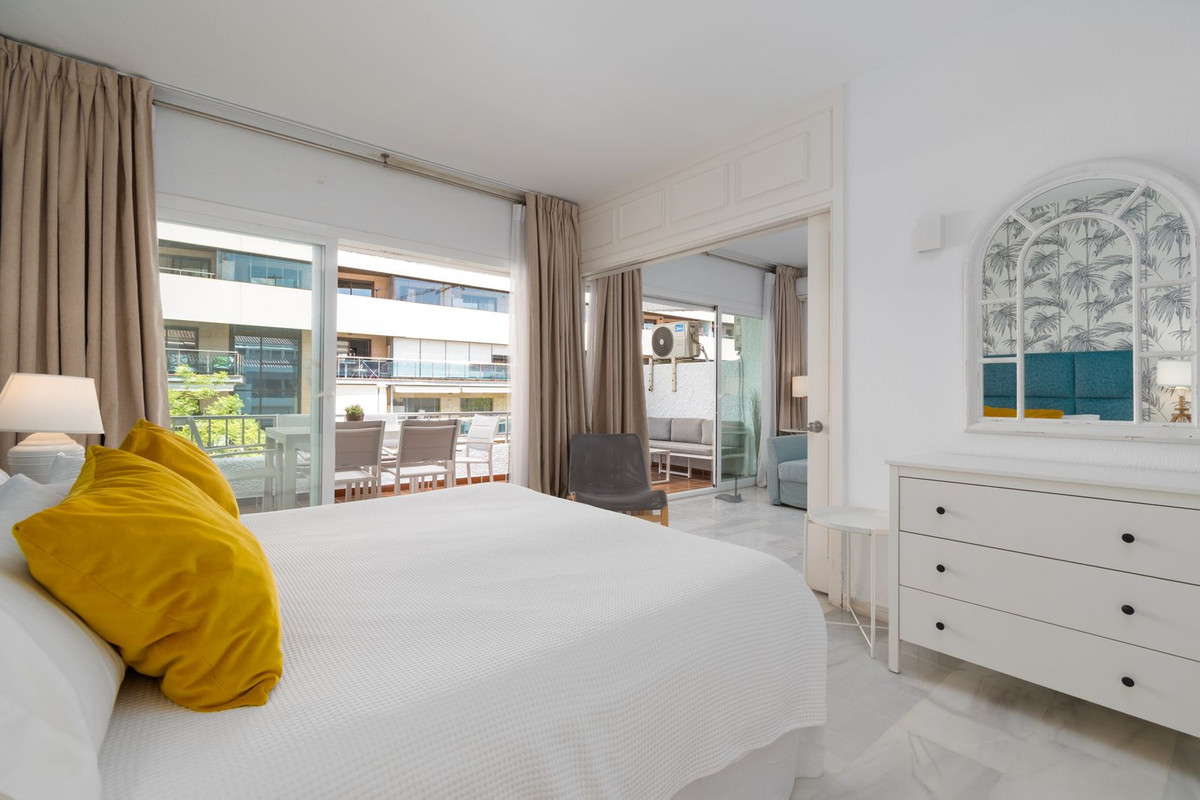 1 Bed Apartment for sale in The Golden Mile Costa Del Sol, Málaga, Spain