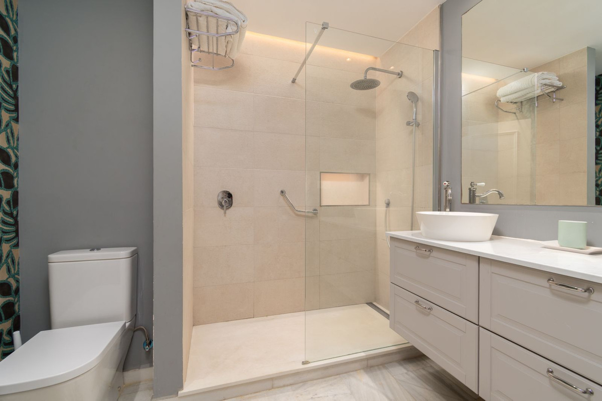 1 Bed Apartment for sale in The Golden Mile Costa Del Sol, Málaga, Spain