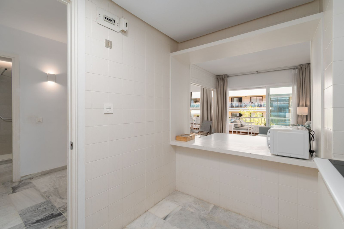 1 Bed Apartment for sale in The Golden Mile Costa Del Sol, Málaga, Spain