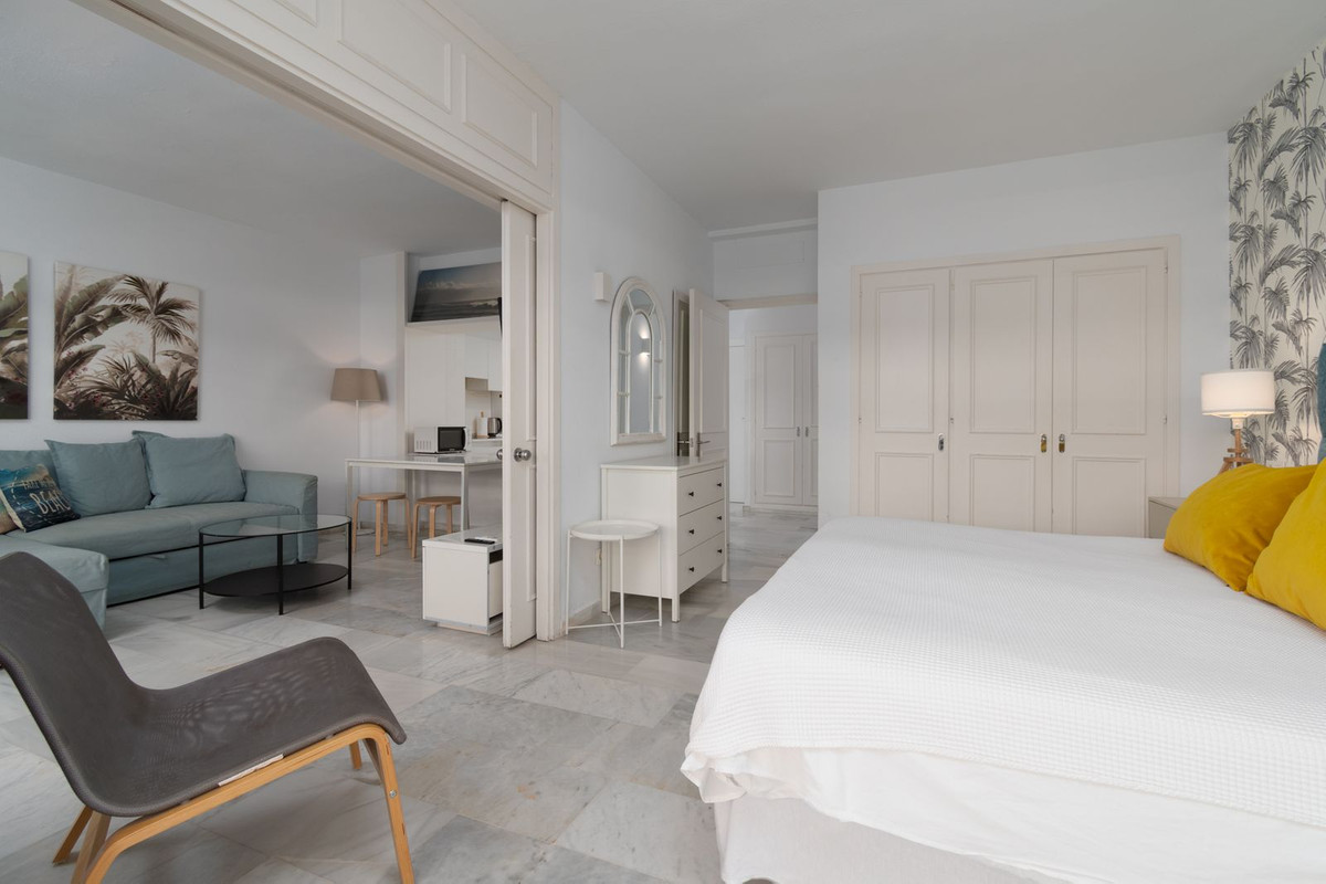 1 Bed Apartment for sale in The Golden Mile Costa Del Sol, Málaga, Spain