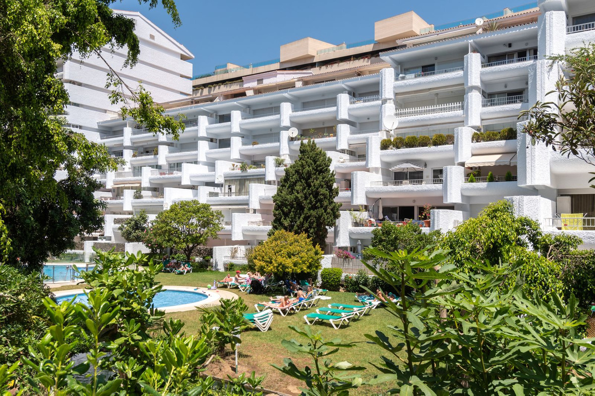 1 Bed Apartment for sale in The Golden Mile Costa Del Sol, Málaga, Spain