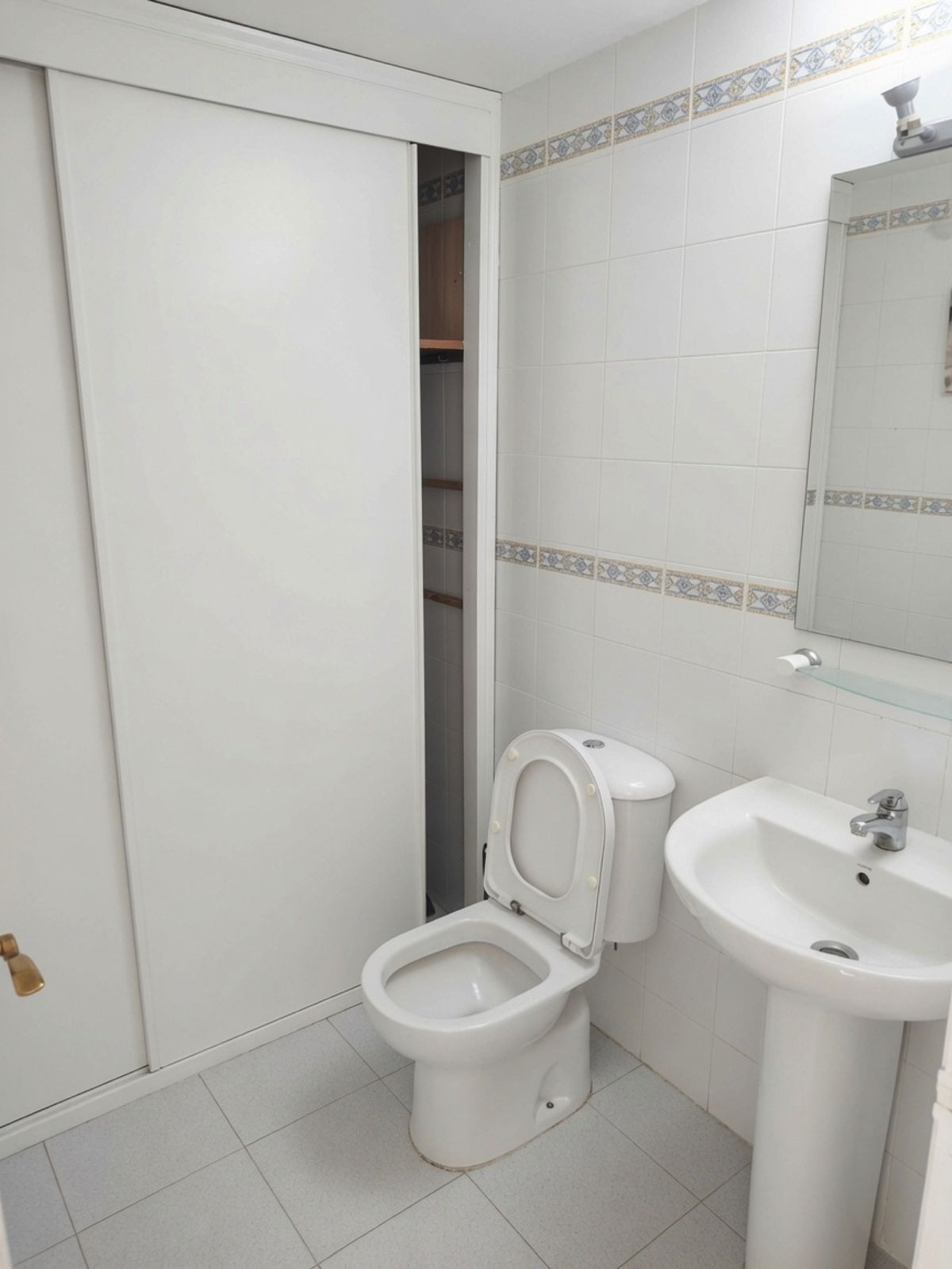 3 Bed Apartment for sale in Marbella Costa Del Sol, Málaga, Spain