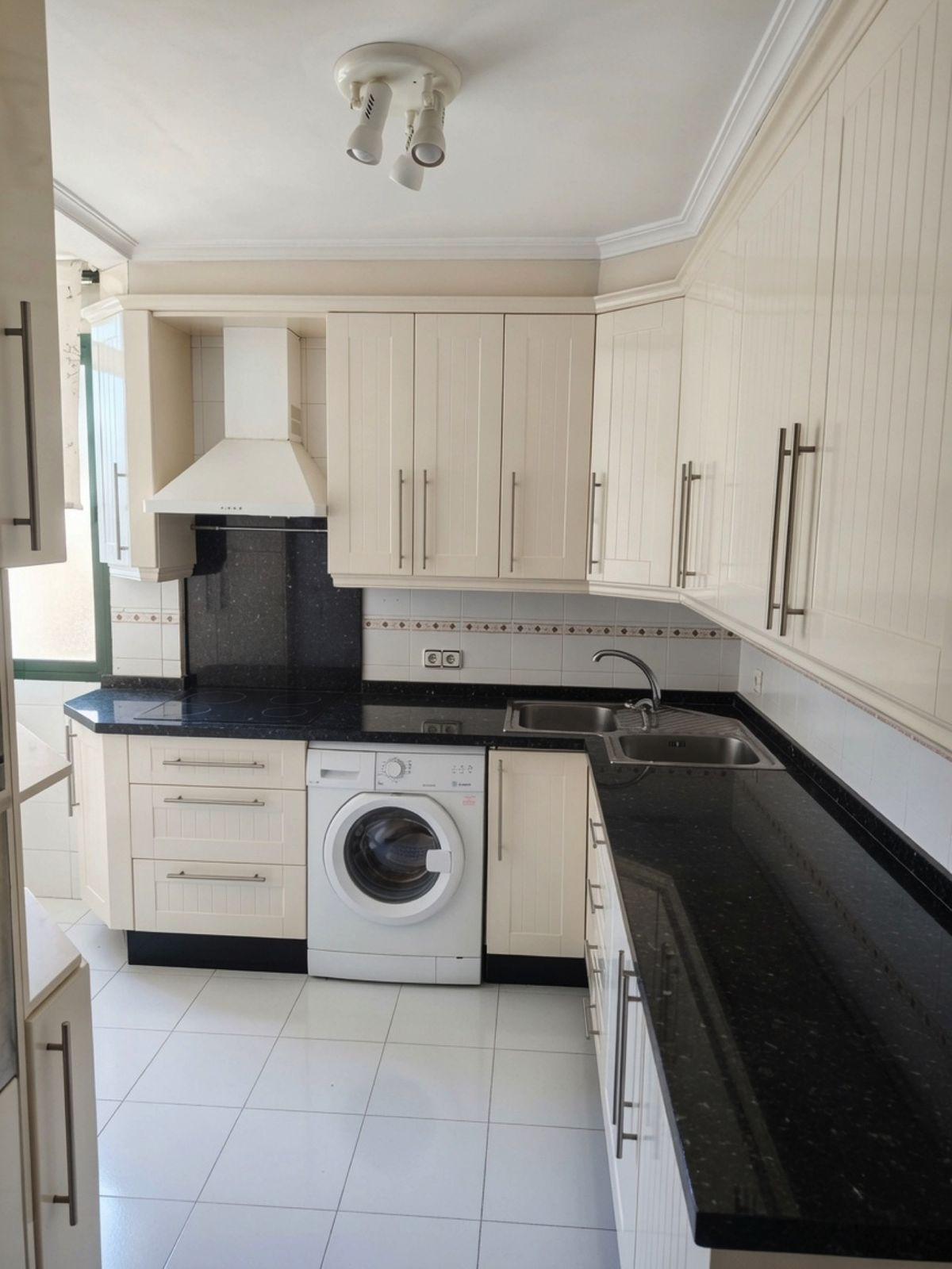 3 Bed Apartment for sale in Marbella Costa Del Sol, Málaga, Spain