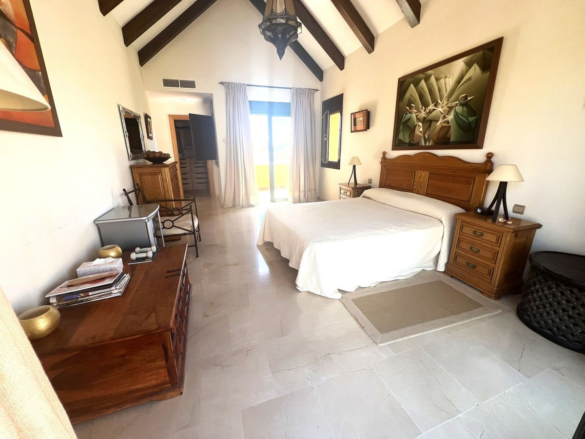 3 Bed Apartment for sale in Atalaya Costa Del Sol, Málaga, Spain