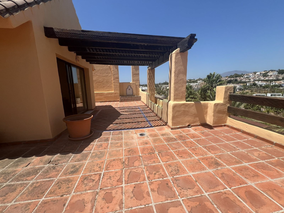 3 Bed Apartment for sale in Atalaya Costa Del Sol, Málaga, Spain