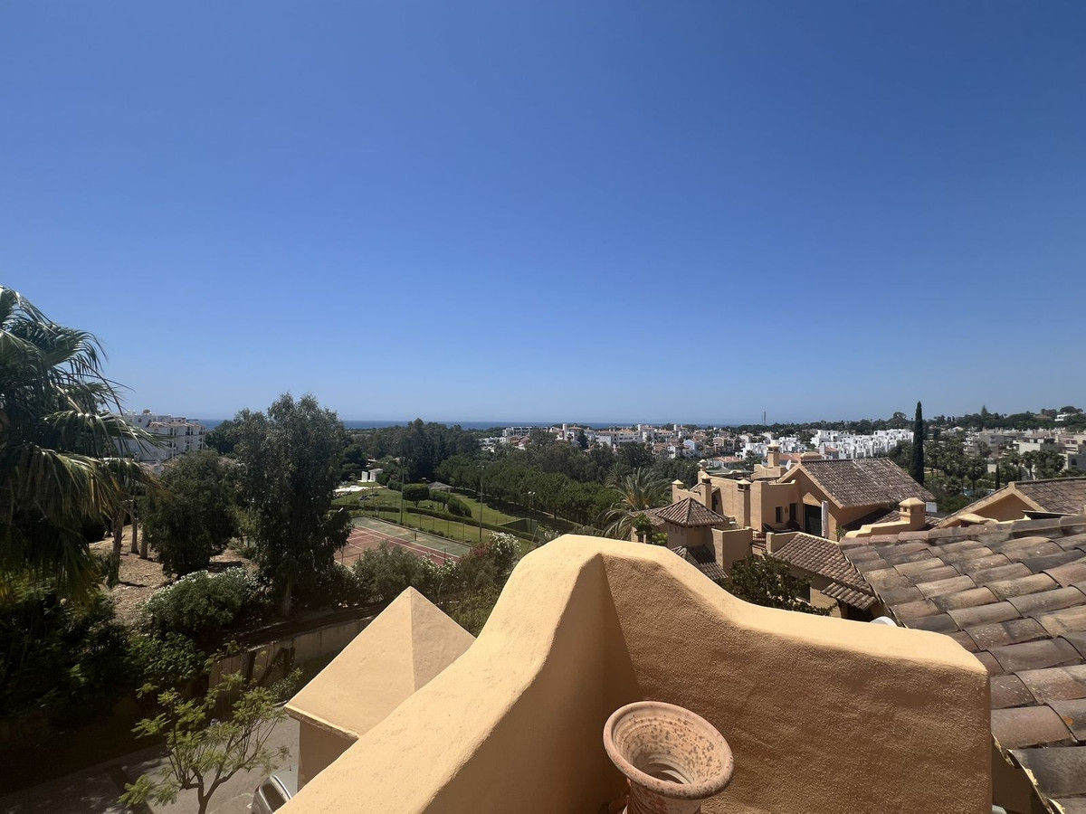 3 Bed Apartment for sale in Atalaya Costa Del Sol, Málaga, Spain