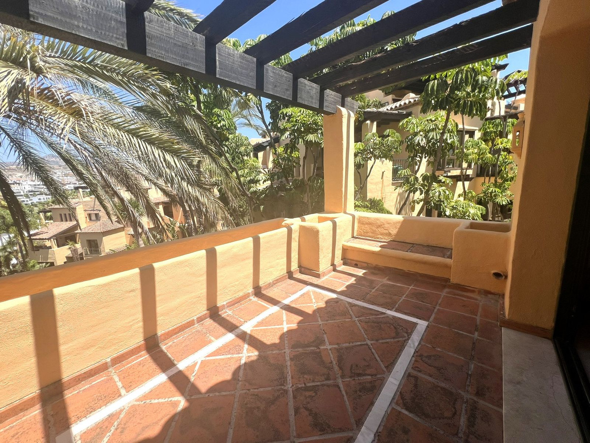 3 Bed Apartment for sale in Atalaya Costa Del Sol, Málaga, Spain