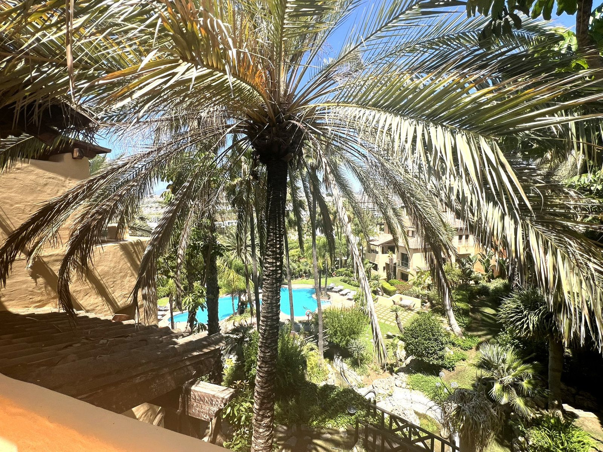 3 Bed Apartment for sale in Atalaya Costa Del Sol, Málaga, Spain