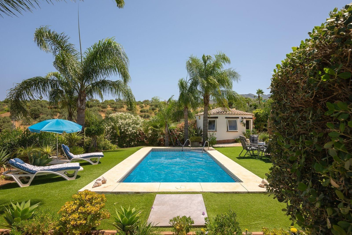 3 Bed Townhouse for sale in Alhaurín El Grande Costa Del Sol, Málaga, Spain