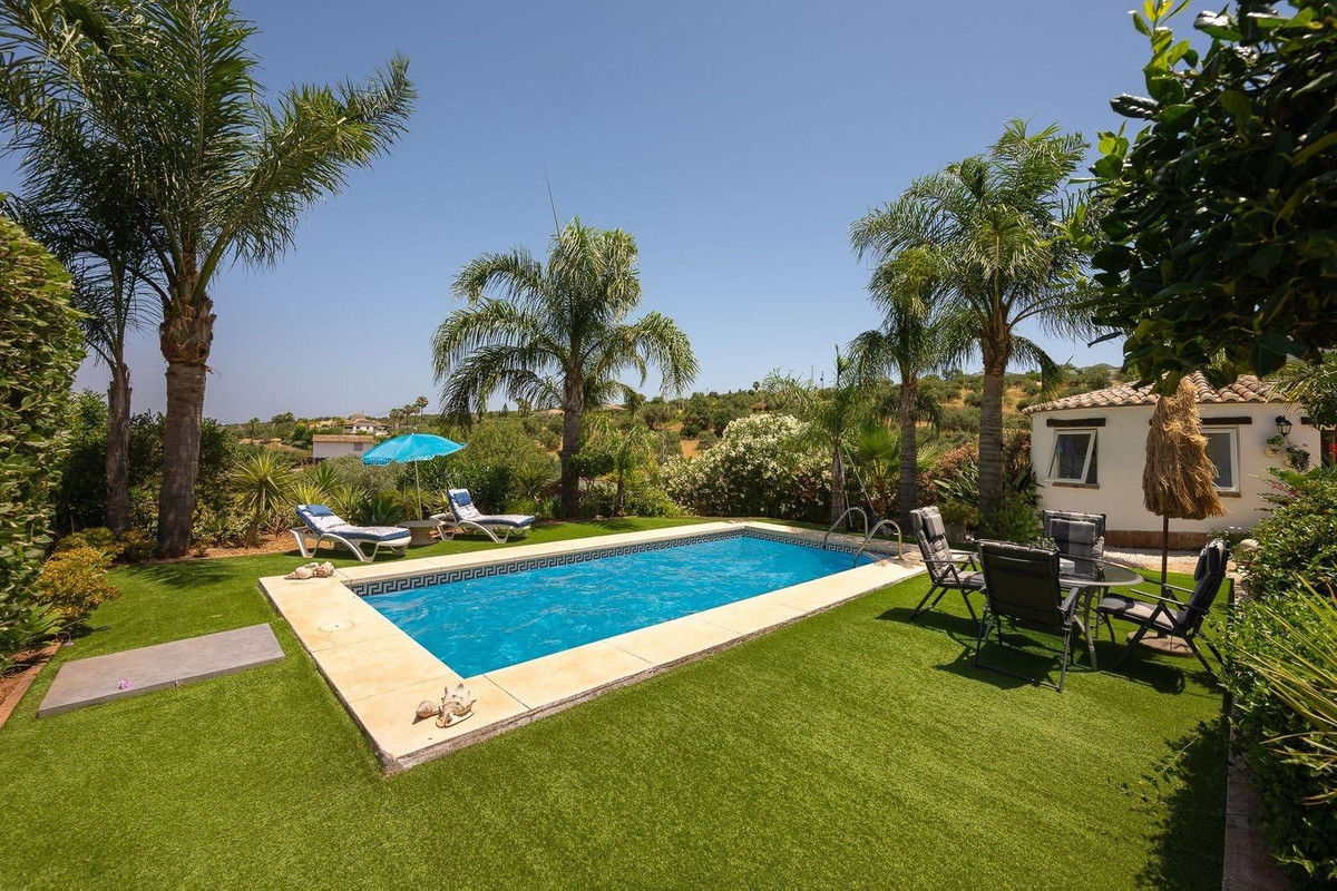 3 Bed Townhouse for sale in Alhaurín El Grande Costa Del Sol, Málaga, Spain