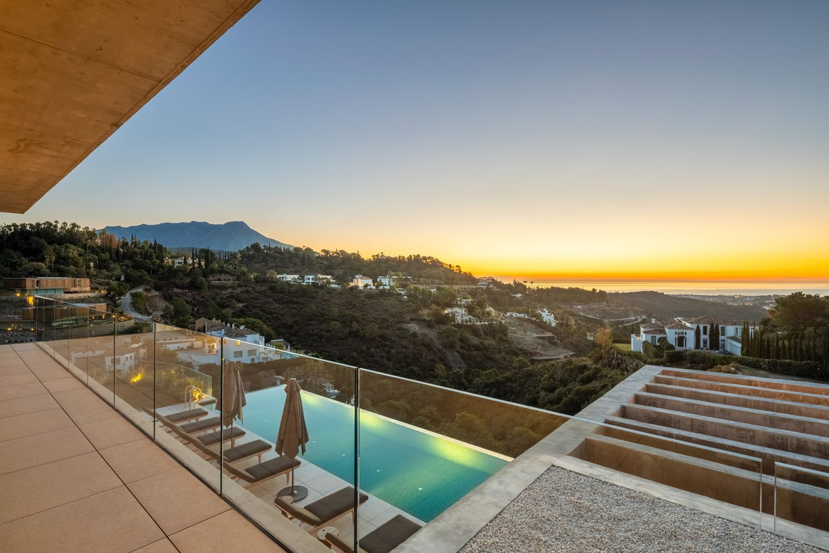 Se vende Villa - Chalet de 6 dormitorios en Costa Del Sol, Málaga, España
