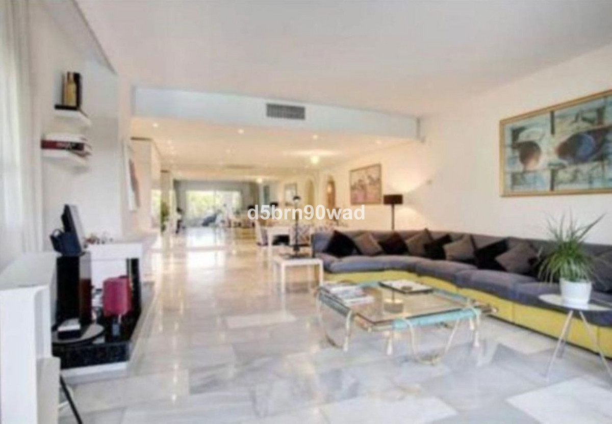 3 Bed Apartment for sale in Marbella Costa Del Sol, Málaga, Spain