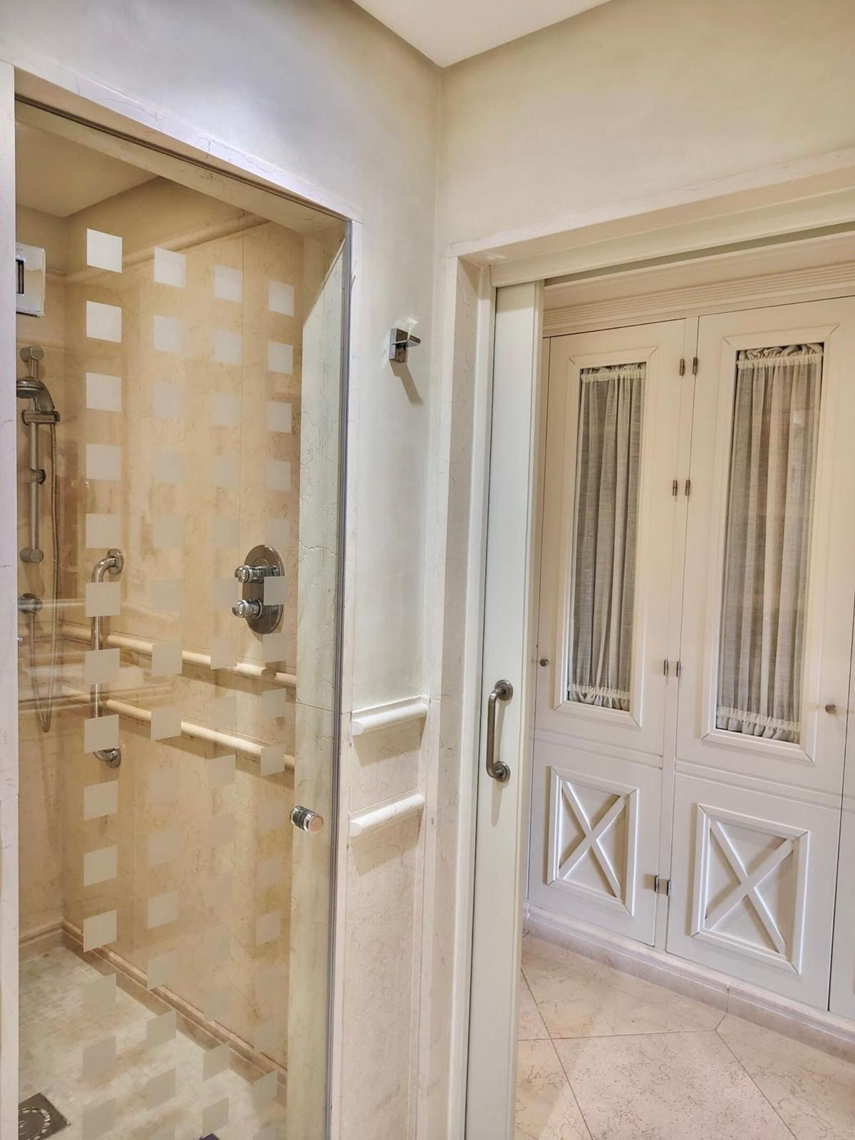 3 Bed Apartment for sale in Estepona Costa Del Sol, Málaga, Spain