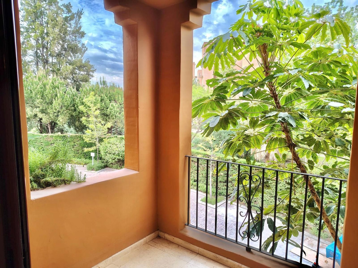 3 Bed Apartment for sale in Estepona Costa Del Sol, Málaga, Spain