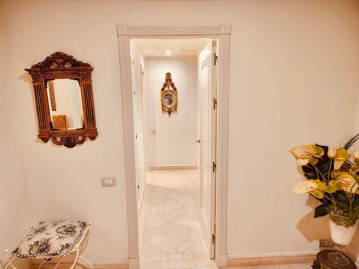 3 Bed Apartment for sale in Estepona Costa Del Sol, Málaga, Spain